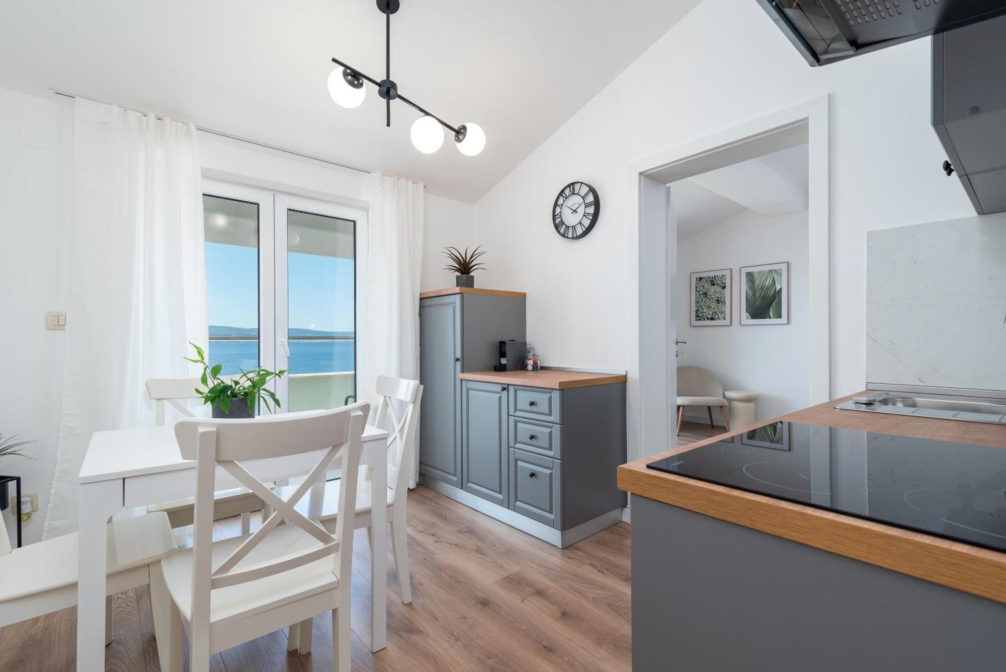 Sea View Apartment Karmen Йесенице Екстериор снимка